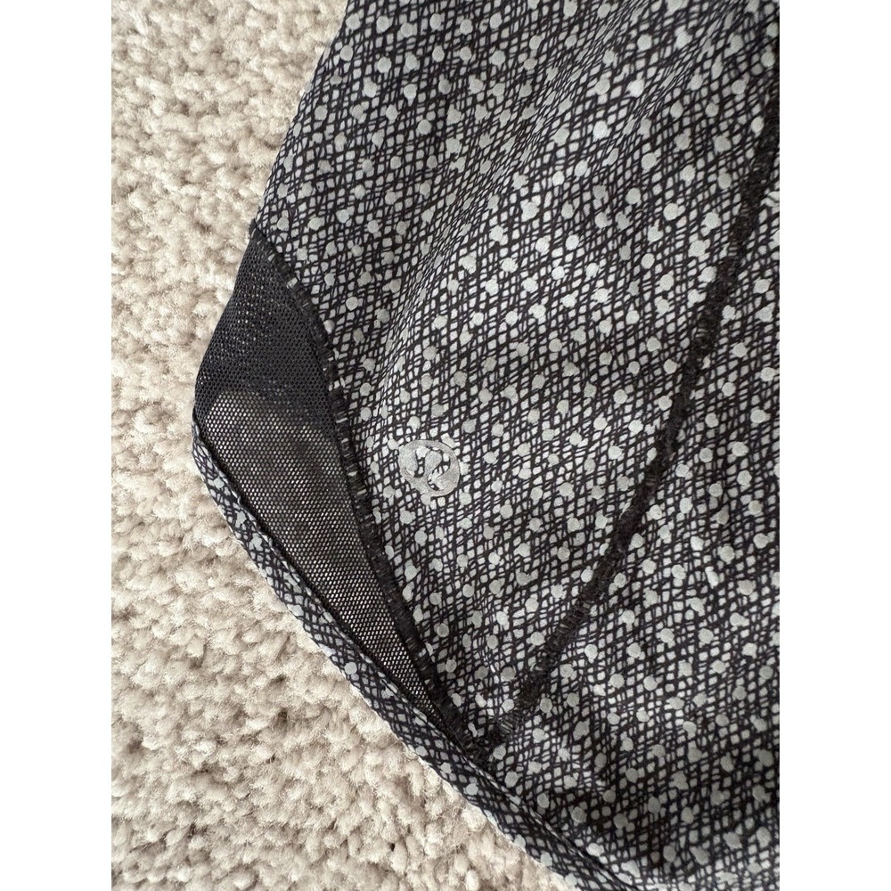 Women's Black Lululemon Athletic Shorts Lined Size 6 Speed Up - Picture 3 of 6